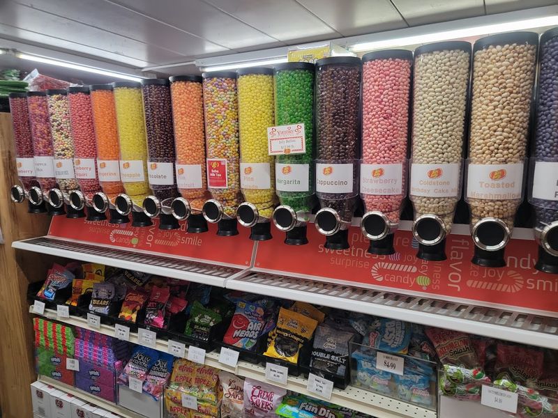 Yummies Candy & Nuts, Kittery Yummies Candy & Nuts, Kittery