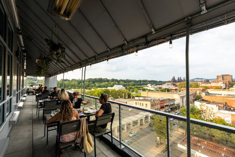 ZEST Bar + Grille Rooftop
