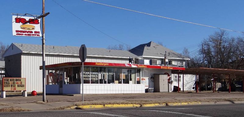 The Little Drive-In With the Big Lunchtime Pull