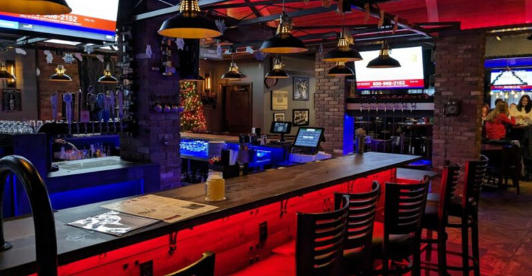 A Meal At This Gangster-Themed Pennsylvania Restaurant Feels Like A Journey Through Time