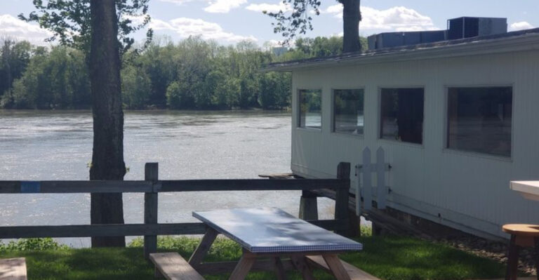 At a Tiny Roadside Drive-In in Pennsylvania, the Shrimp Dinner Has Been a Local Favorite for Decades