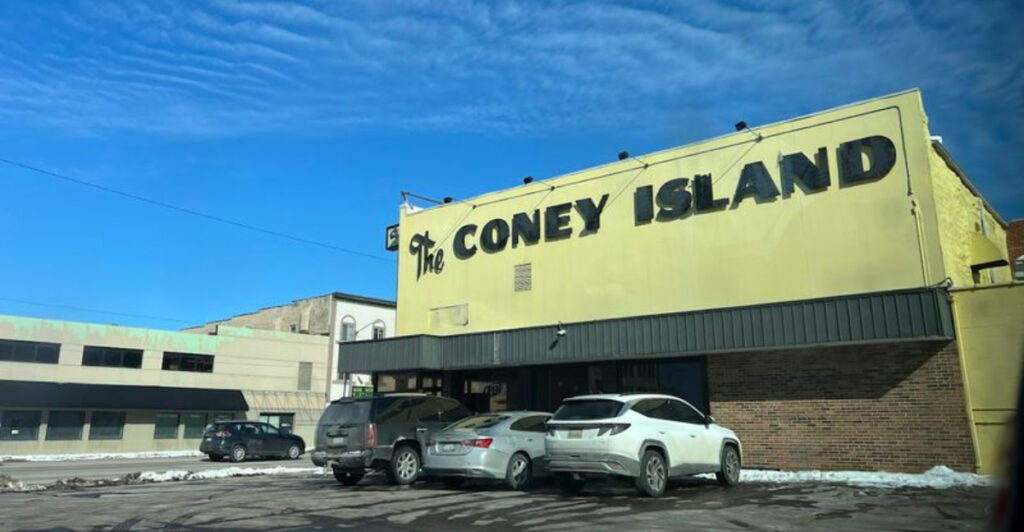 Before Detroit Claimed Coney Dogs, This Michigan Spot Was Serving Them in 1914