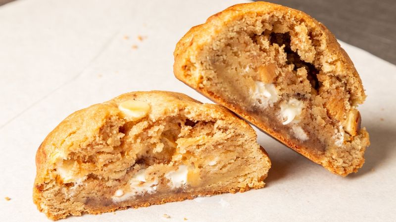 How to Build the Perfect Eating Day Here