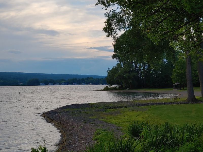 Keuka Lake State Park (Finger Lakes) Keuka Lake State Park (Finger Lakes)