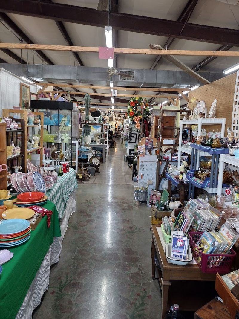 Tontitown Flea Market & Antique Mall (Springdale)