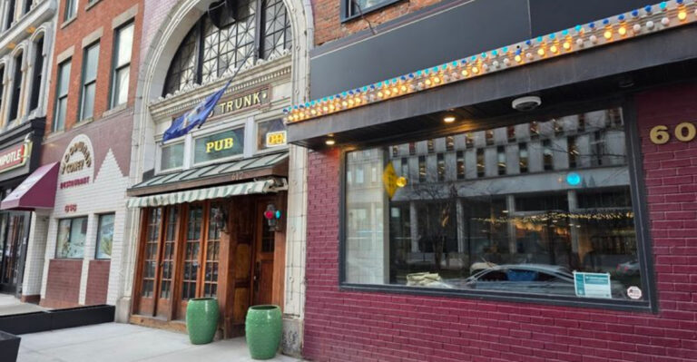 Detroit’s Legendary Bar Has Been Serving Drinks Inside a 19th-Century Railway Station Since 1935