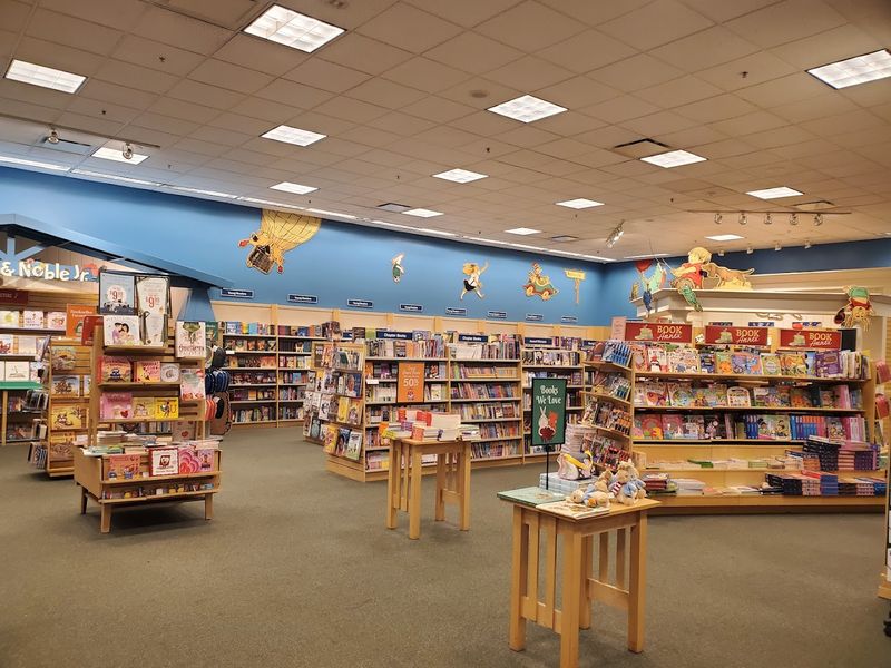 Barnes & Noble (Chandler)