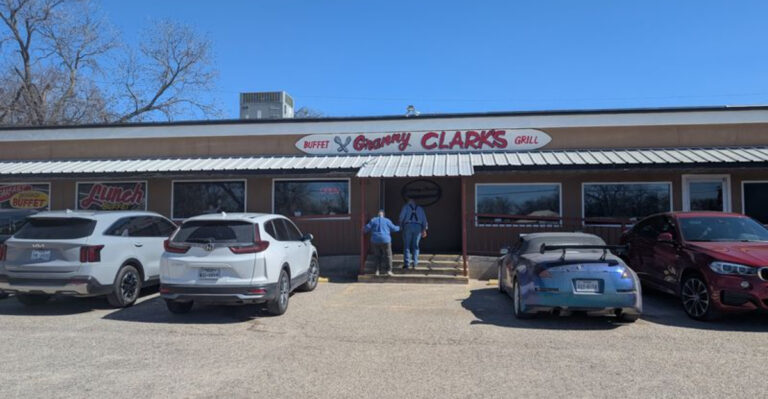 Feast Without Limits At This Mouthwatering All-You-Can-Eat Southern Buffet In Texas