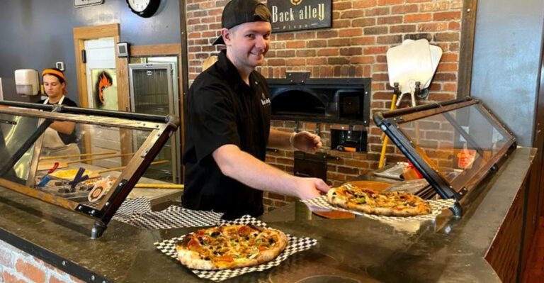 If You Ask Around Newton, Kansas, This Is the Pizza Spot Locals Recommend First