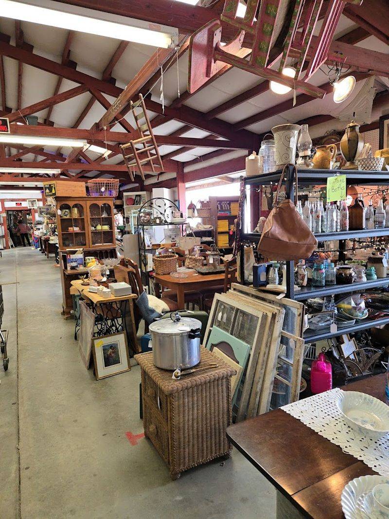 49 South Antiques & Flea Market (Florence) 49 South Antiques & Flea Market (Florence)