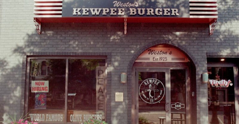 Locals Swear These 14 Michigan Burger Holes-In-The-Wall Beat The Big Chains