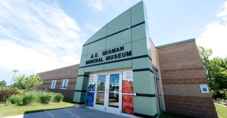 Michigan’s Upper Peninsula Hides a 30,000-Mineral Collection Rock Lovers Adore