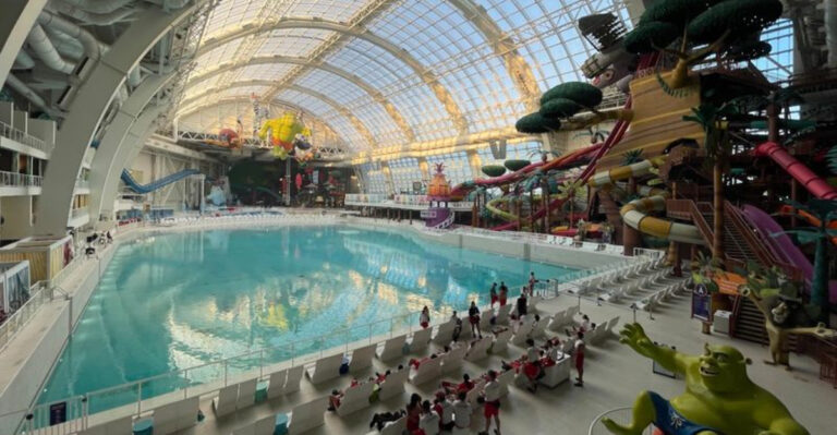 North America’s Largest Indoor Water Park Is Hiding Inside a New Jersey Mall