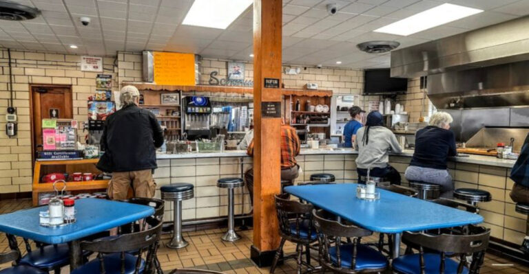 People Drive From All Over Ohio To Dine At This 77-Year-Old Iconic Restaurant