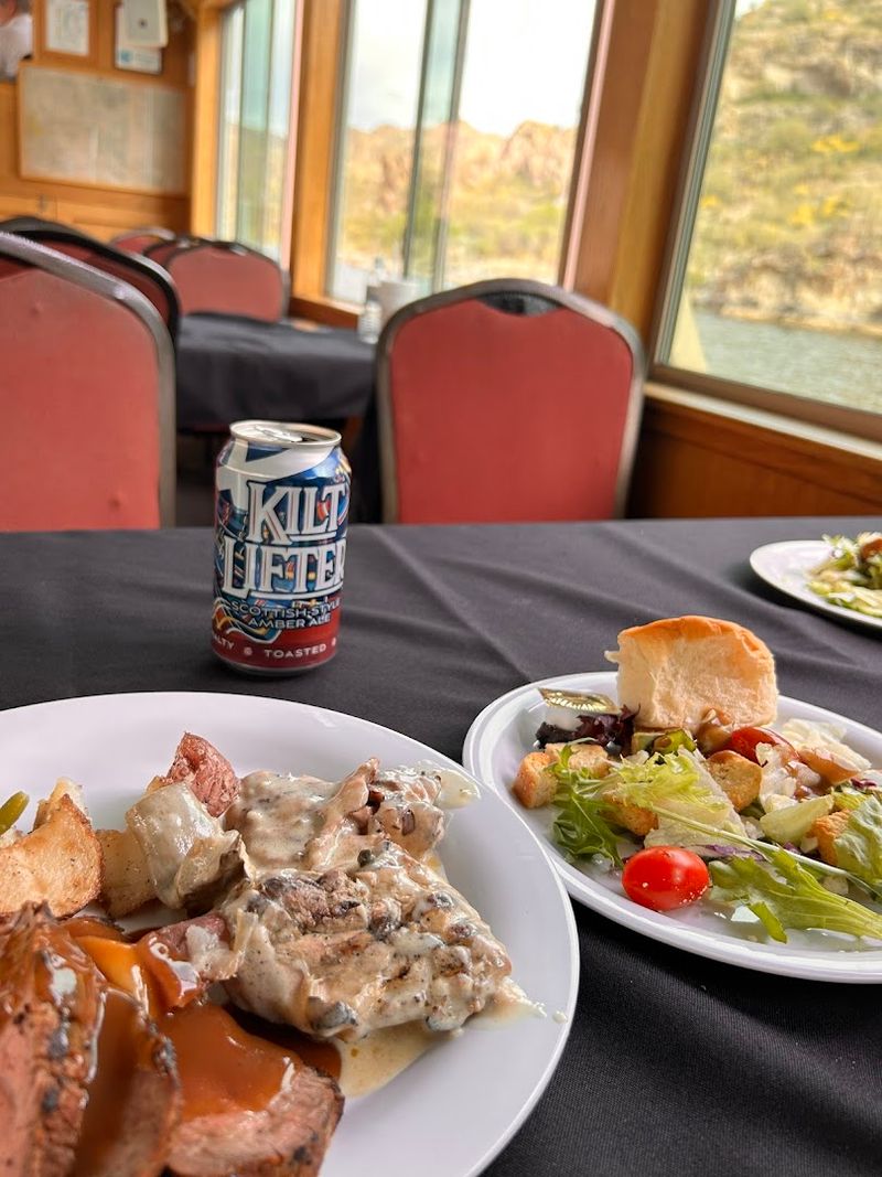 The 3-Course Dinner Cruise Turns the Ride Into an Occasion 
