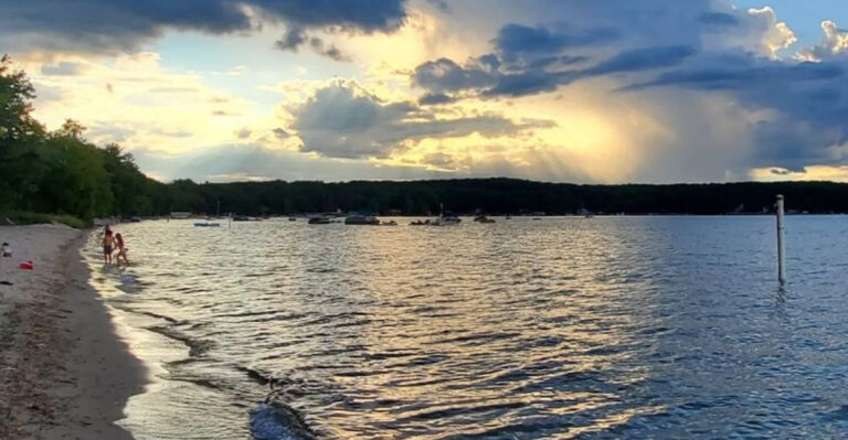 Skip The Crowds And Find Caribbean-Style Beauty At This Michigan State Park