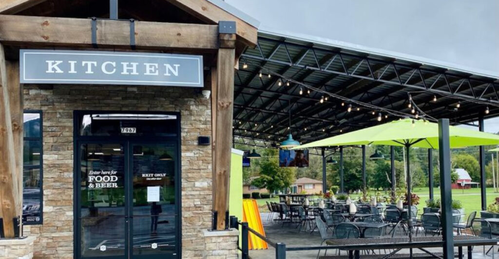Some of Tennessee’s Best Pizza Is Hiding Inside These 7 Down-Home Restaurants