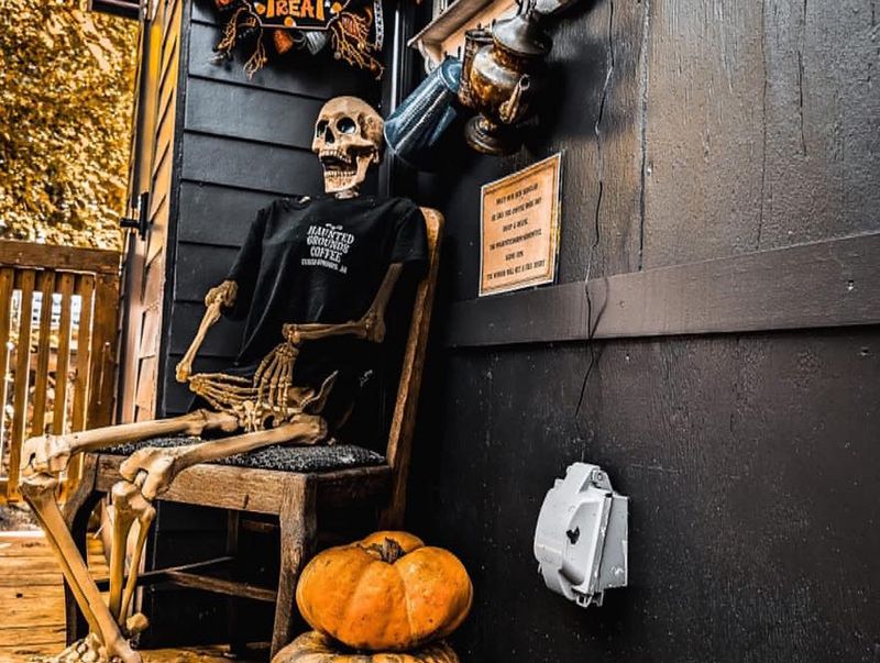 Spooky Decor With Soul Behind It Spooky Decor With Soul Behind It