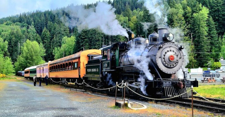 The Enchanting Washington Train Ride That Feels Like Something Out of a Storybook