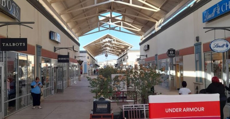 The Huge Outlet Mall In Ohio That’ll Make Your Bargain-Hunting Dreams Come True