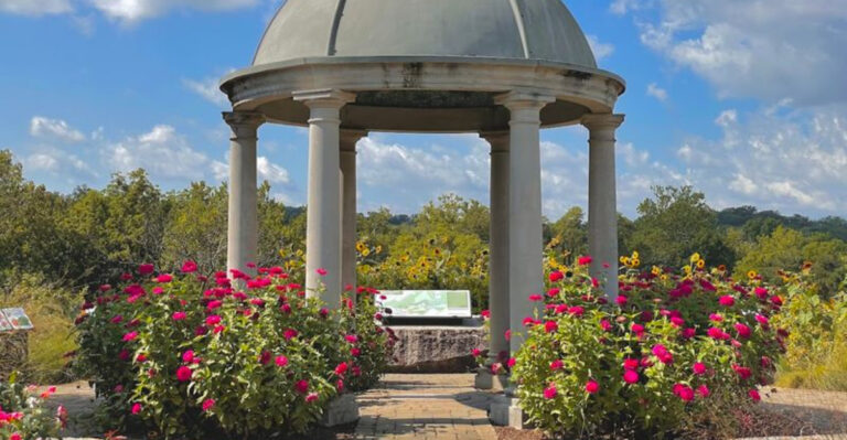 The Magical Park In Ohio That Feels Like A Fairytale Scene
