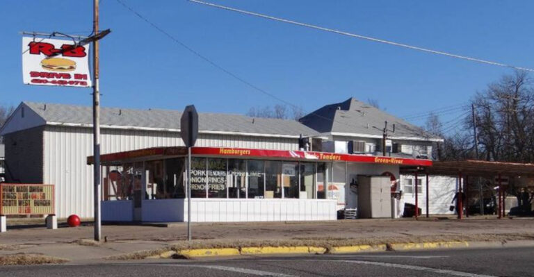 The No-Frills Kansas Diner Locals Swear Has the Best Burgers in the State