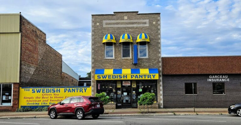 These 11 Old-School Michigan Diners Are Still Worth Pulling Over For