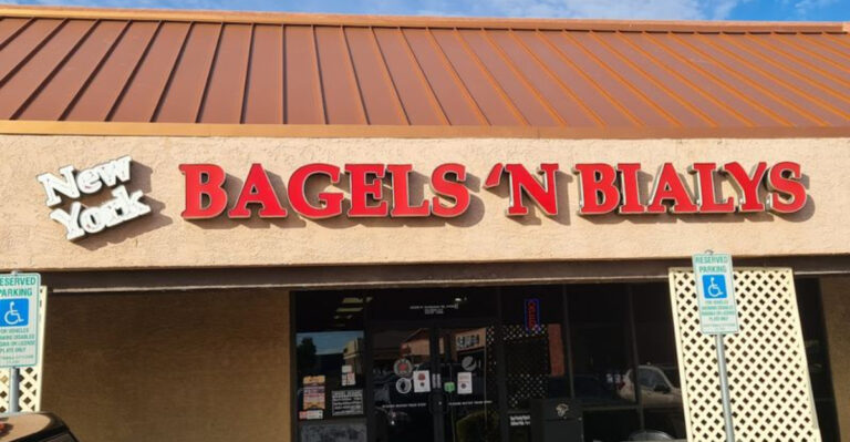 This Arizona Bagel Shop Has Been Satisfying New Yorkers Since 1987