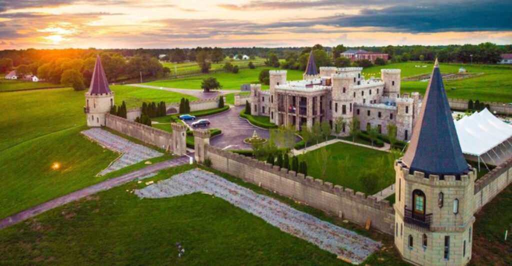 This Fairytale Castle in Kentucky Looks Almost Too Gorgeous to Be Real