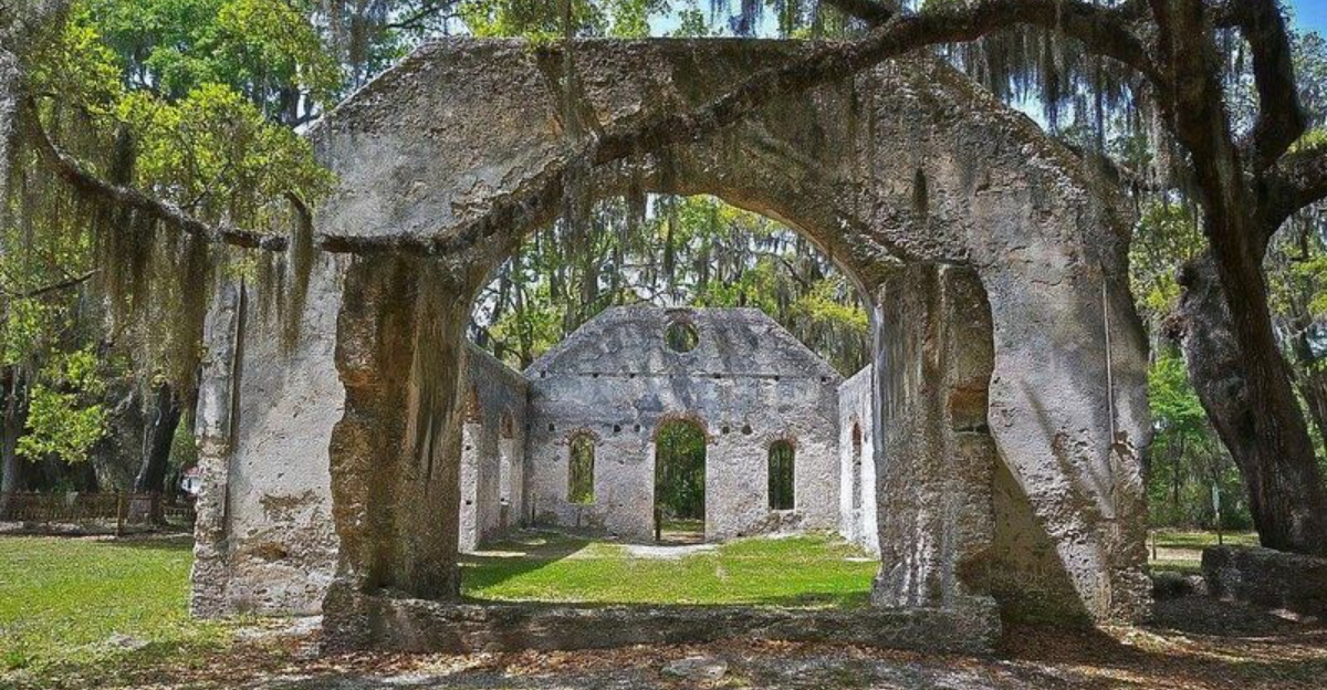 This Ghostly Journey on St. Helena Island in South Carolina Feels Like Entering Another World