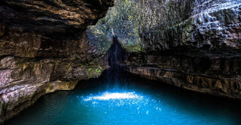 This Hidden Spring in Missouri Has Some of the Bluest Water You’ll Ever See