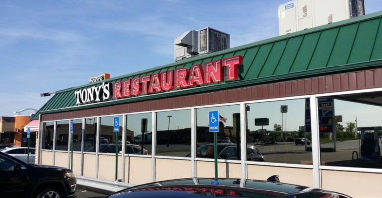 This Michigan Restaurant Serves A Towering BLT That Locals Can’t Stop Talking About