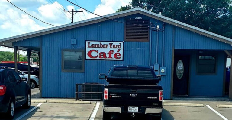 This Middle-Of-Nowhere Texas Restaurant Is So Good People Drive Hours Just To Eat There