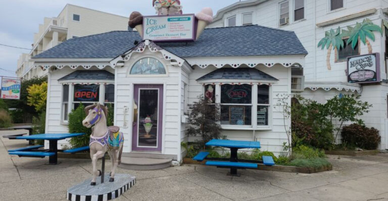 This New Jersey Ice Cream Parlor Makes Banana Splits Worth Driving For