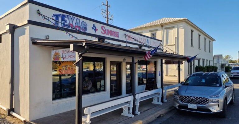This No-Frills Texas Restaurant Serves Biscuits And Gravy Locals Swear By