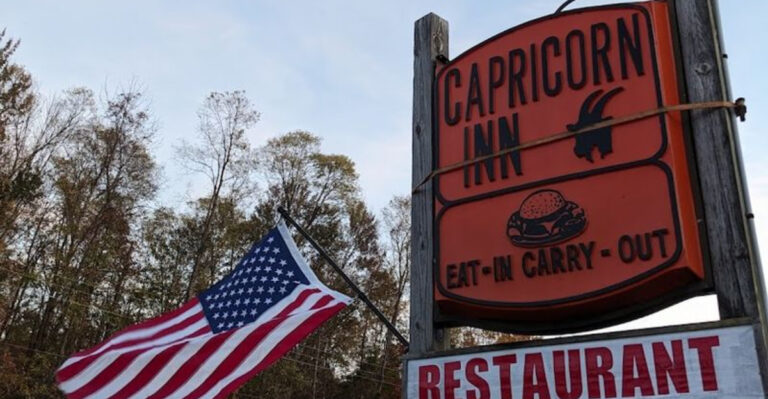 This No-Fuss Ohio Burger Shack Has The Best Fried Pickles You’ll Ever Taste