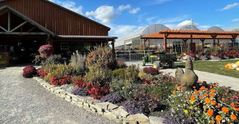 This Ohio Farm Market Turns A Spring Stop Into A Sweet Strawberry-Filled Escape