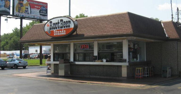 This Old-School Drive-In Joint In Ohio Serves Up The Best Chili Dogs You’ll Ever Try