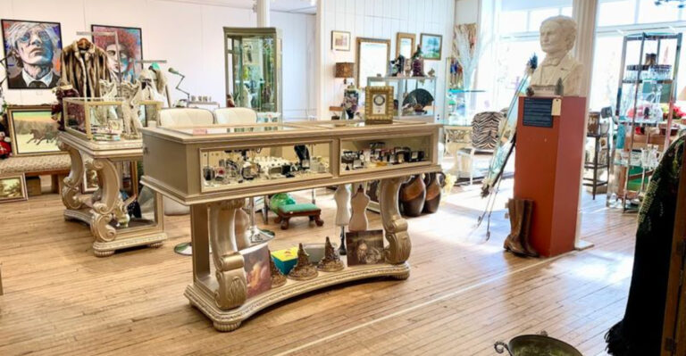 This Quaint New Jersey River Town Is an Antique Lover’s Daydream