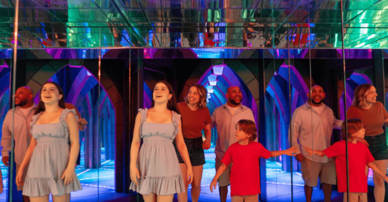 This Texas Experience Traps Visitors in an Infinite Mirror Maze