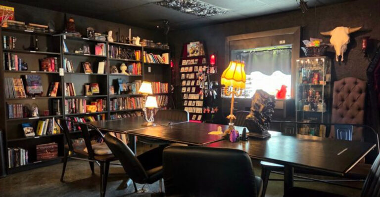 This Woman-Owned Texas Café Serves Gothic Food That’s Pure Art