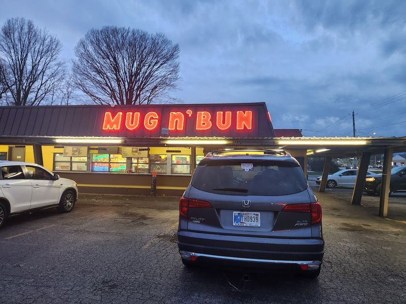 Neon, Gravel, and a Time-Capsule Welcome