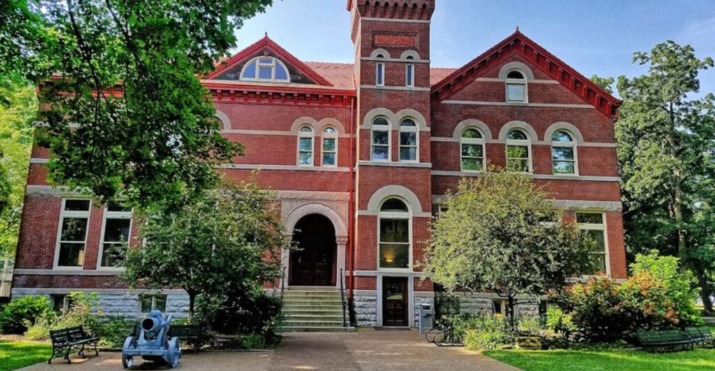 You’ll Feel Like the Main Character in These 8 Indiana Towns