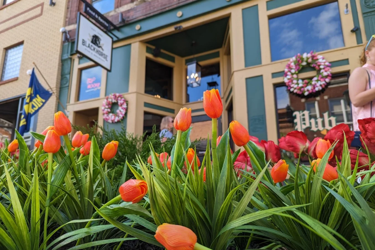 10 Clarksville, Tennessee Restaurants Locals Can't Stop Talking About