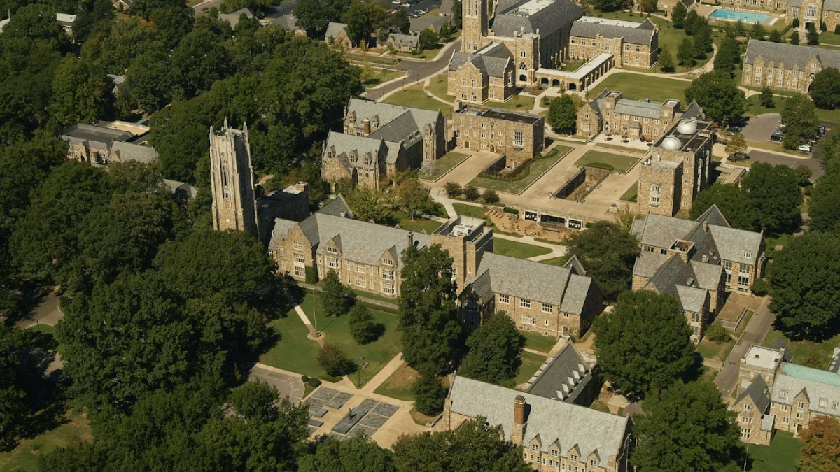 10 Tennessee College Campuses That Are Made for a Peaceful Walk