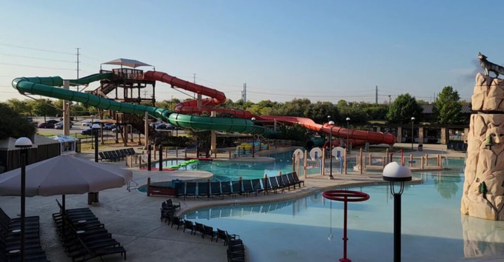10 Texas Theme Parks That Make a Fun Day Trip Feel Like a Mini Vacation