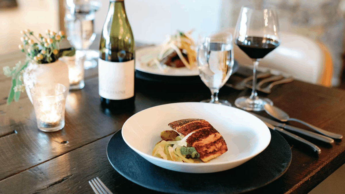11 Cozy Tennessee Restaurants Hiding In Some Of The State's Prettiest Places