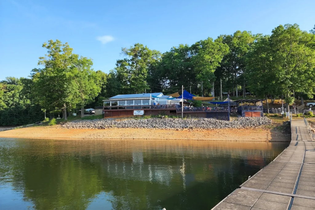 11 Tennessee Waterfront Bars That Serve Up Lake Views and Laid-Back Vibes