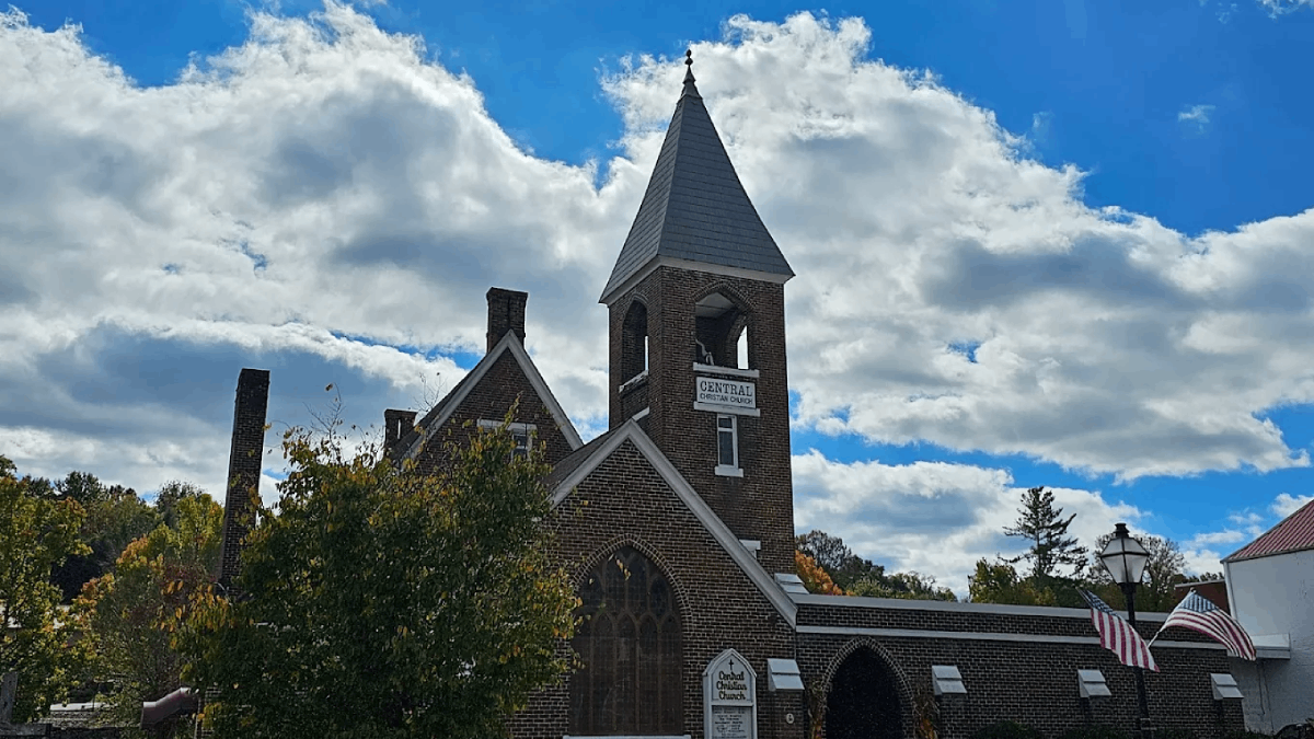 12 Tennessee Small Towns That Are Perfect for a Little June Road Trip