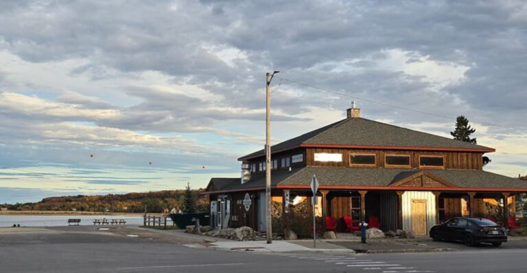 12 Upper Peninsula Restaurants That Turn A Road Trip Into A Food Mission
